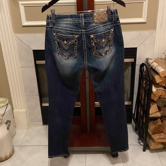 Miss Me. 30. Mid-rise  31 inseam - Picture 4 of 4